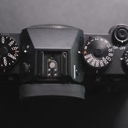 Fujifilm X-T5 Black Noir + XF18-55 Kit Lens. PRISTINE