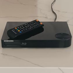 Samsung Blu-Ray DVD Player with Remote