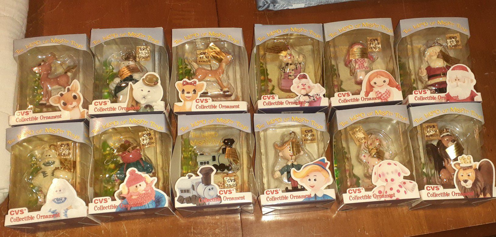 The Island Of Misfit Toys By Enesco Collectible Ornaments. 
