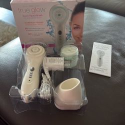 True Glow Sonic Facial Brush