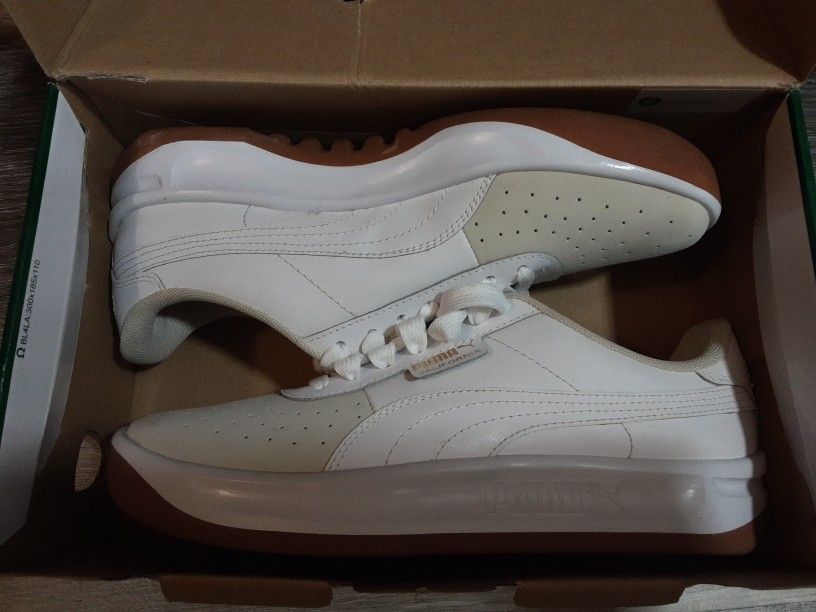 Puma California Exotic / women's size 9