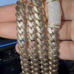 WeBuyGold999ComproOro999