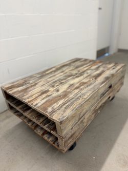 Hand crafted pallet coffee table w/ heavy duty casters