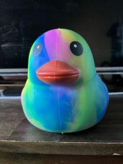 Jumbo duck squeeezy