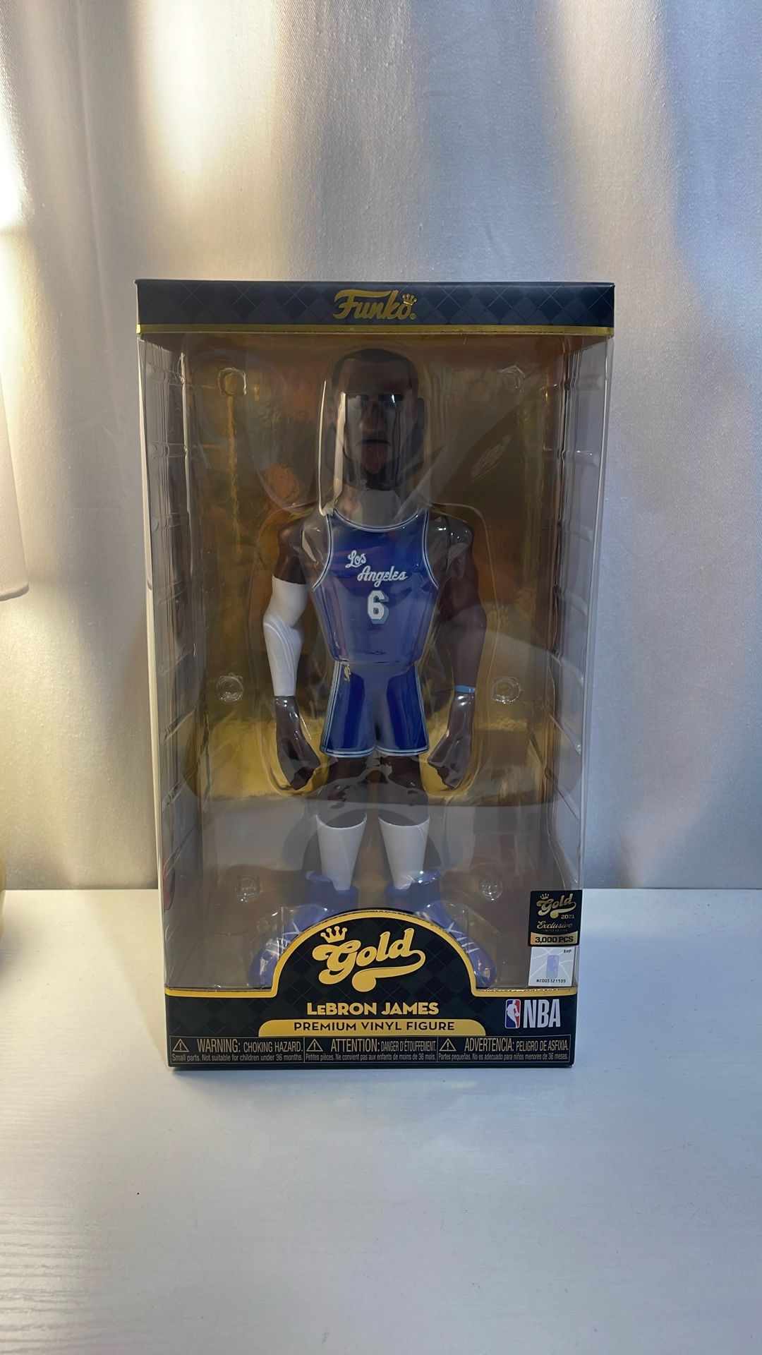 2021 Gold Exclusive Funko Pop LeBron James /3000
