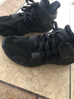 Black Adidas men’s size 6