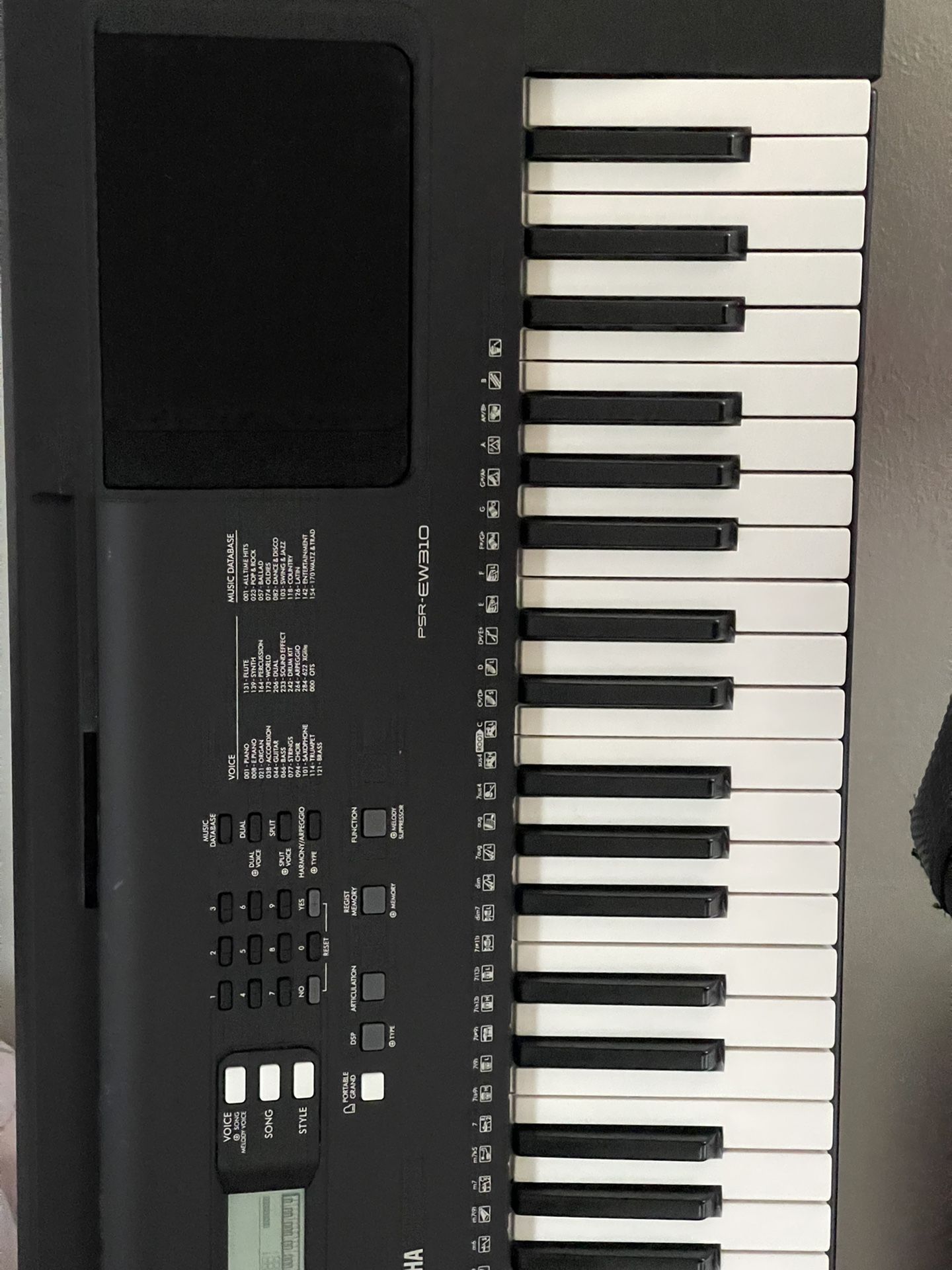I Sale This Keyboard 73 Keys Yamaha