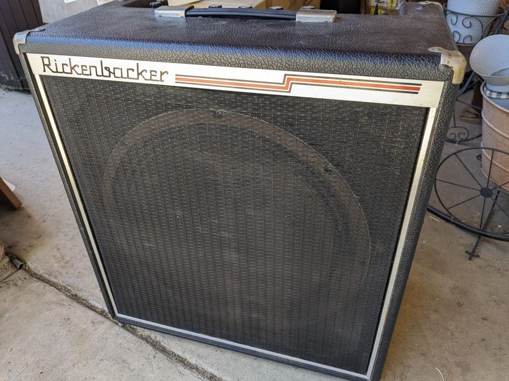 Rickenbacker TR35b Bass Amp