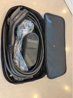 BRAND NEW Original Rivian R1S R1T Portable Car Battery Charger SAE J1772 32A 240V 7.6 kW
