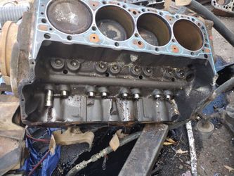 Hot rod 400 small block Chevy engine