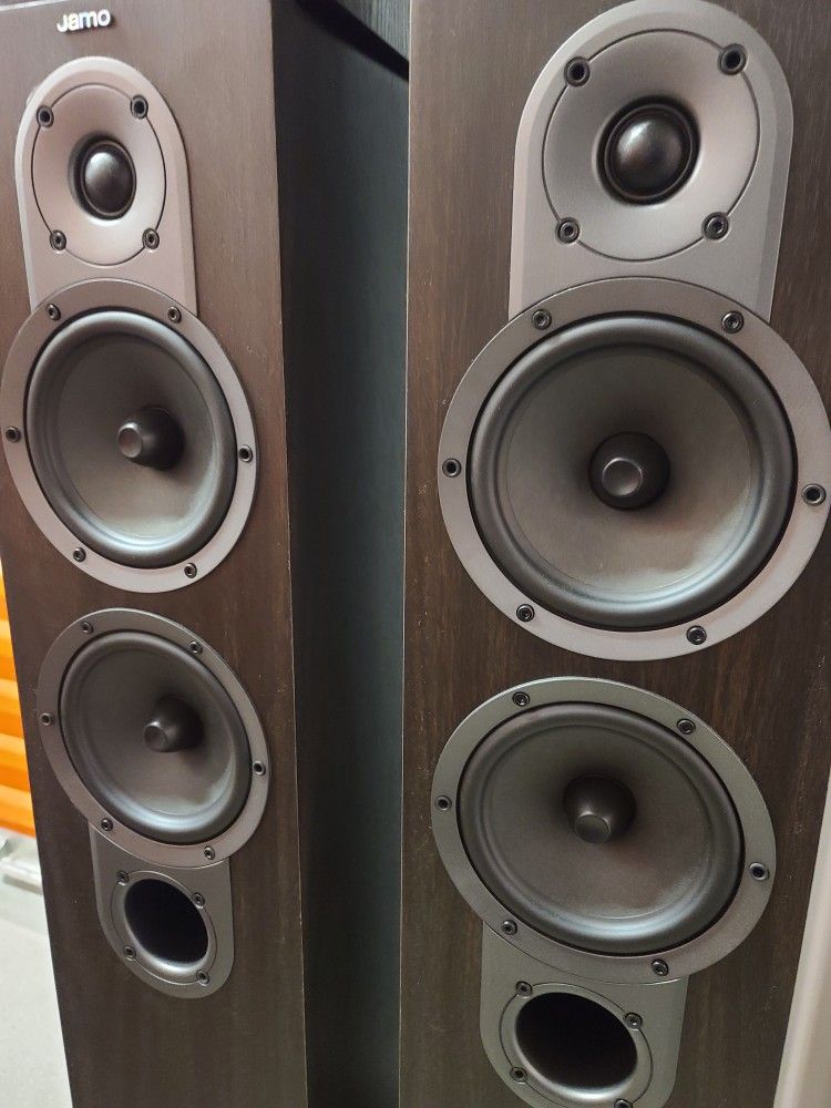 Jamo s426 Floor Standing Speakers, Onkyo Tx-sr333 Bluetooth AV Receiver (with Remote).