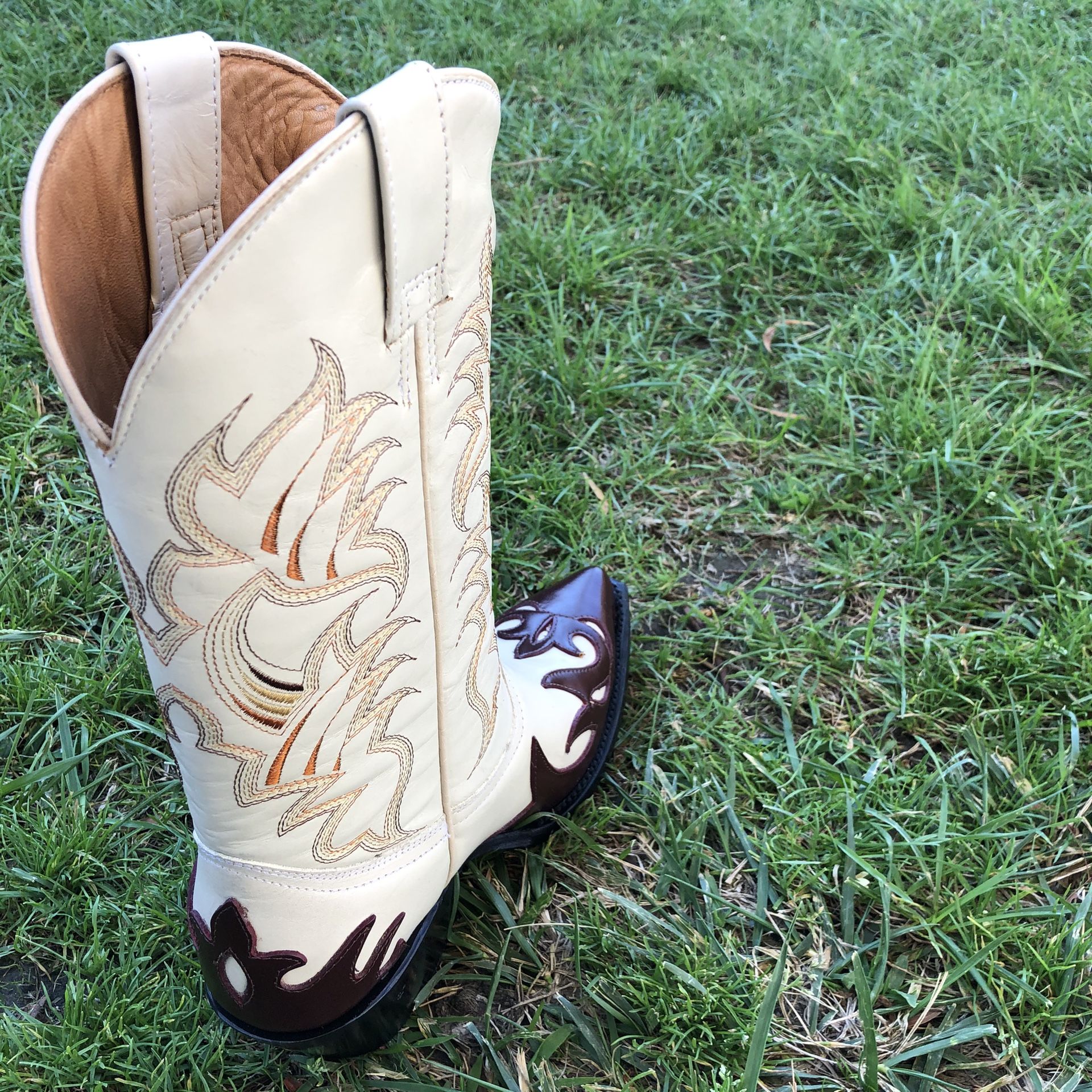 Bota tacón cubano