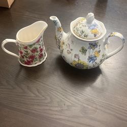 Tea Pot And Creamer Holder 