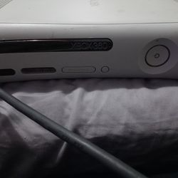 Xbox 360 Good Condition Comes With All Wires