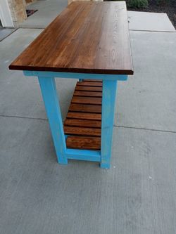 Entry way table