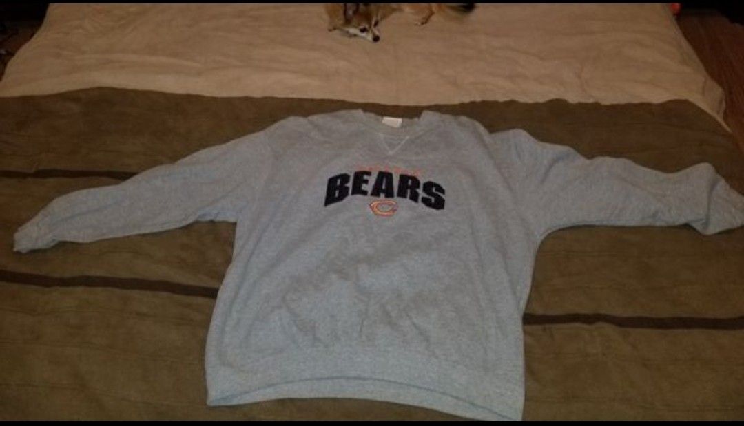 Excellent condition men's size large Chicago bears sweatshirt.