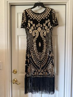 Flapper Dress With Head Dress In Black And Gold