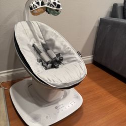 4moms MamaRoo Multi-Motion Baby Swing