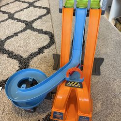 Hot wheels track
