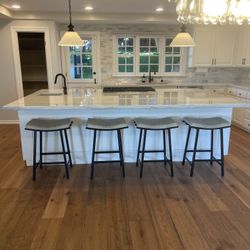 Solid & Heavy Duty Bar Stools -4 Built To Last !