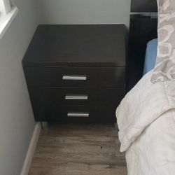 Two twin beds