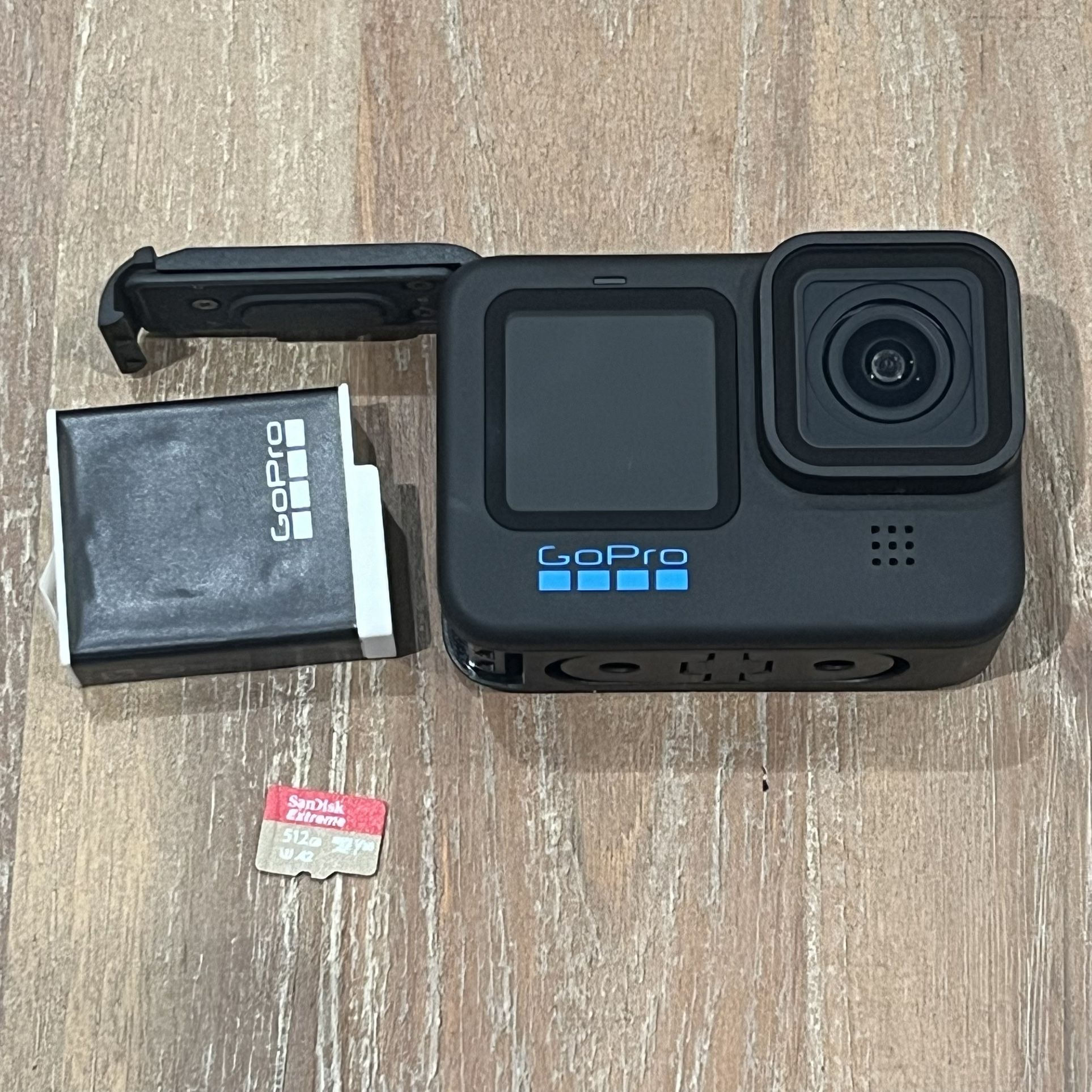 GoPro Hero 11 Black + 512GB SanDisk MicroSD + Battery – Great Condition