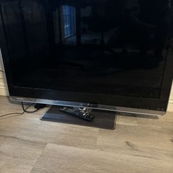 40 Inch Sharp Auquos Flat Screen Tv