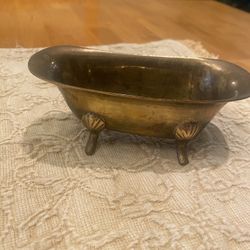 . Vintage brass metal Mini claw foot tub soap / trinket holder.  Made in India. Cottage core .