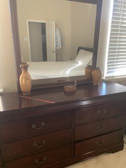 Queen bedroom set (mattress not included)