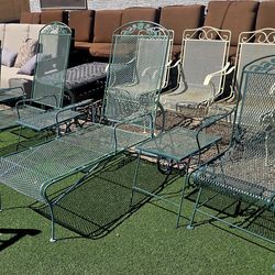 $600  IRON VINTAGE 7 PIECES PATIO SET