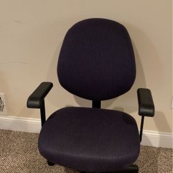 Swivel chair with adjustable heights.