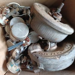 Box full of reoatats