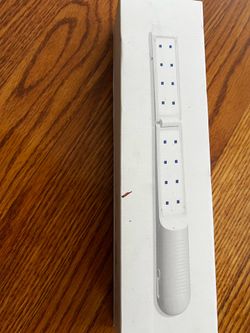 UV light sanitizing wand