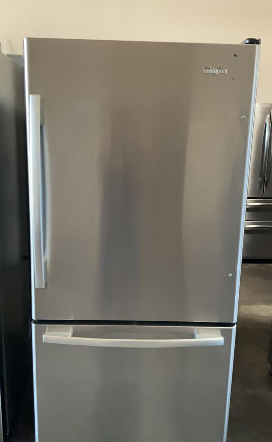 Like New Whirlpool Refrigerator - GREAT condition!