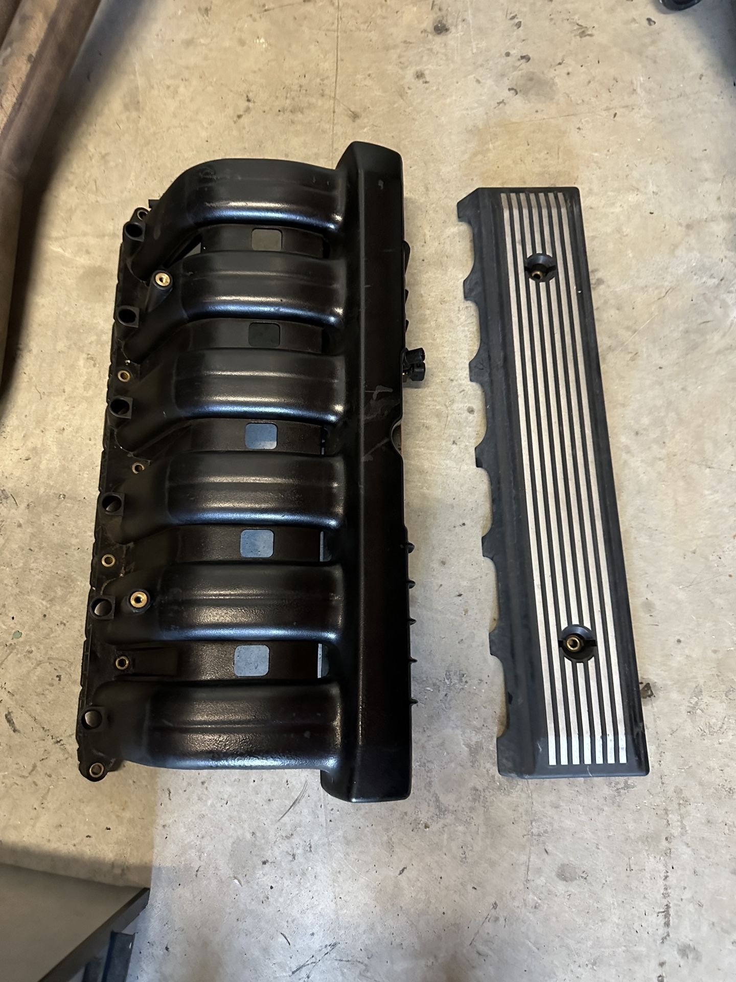 M50 Manifold w/ Fuel Rail Cover E36 E34 E46 E39