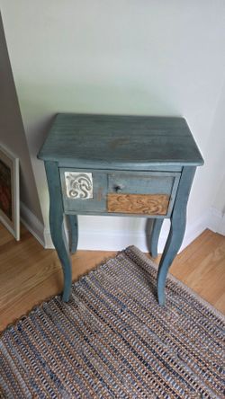 Side entry table