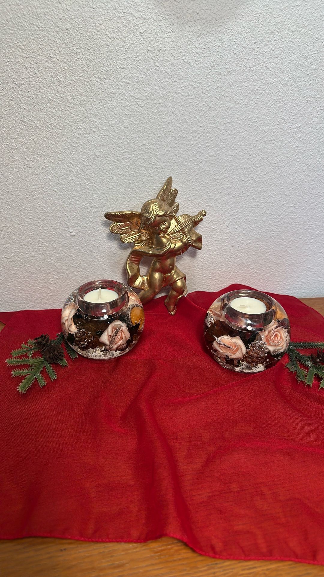 Dream Light Frozen Nature , Glass Votives / Leaves,  Pinecones&   Pink Roses 