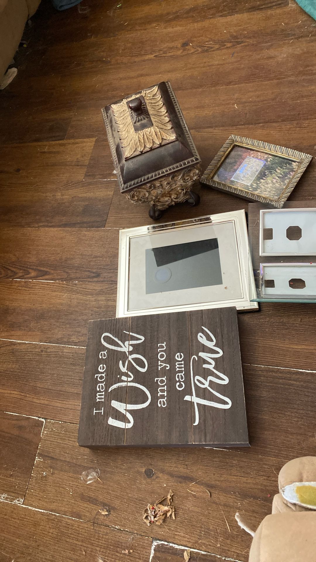 Household Decorations