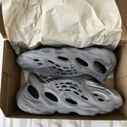 Adidas Yeezy Foam Runner MX Granite Size 11 *New and Unworn*