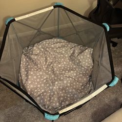 Portable Playpen with Star Mat