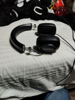 BOWERS & WILKINS HEADPHONES 