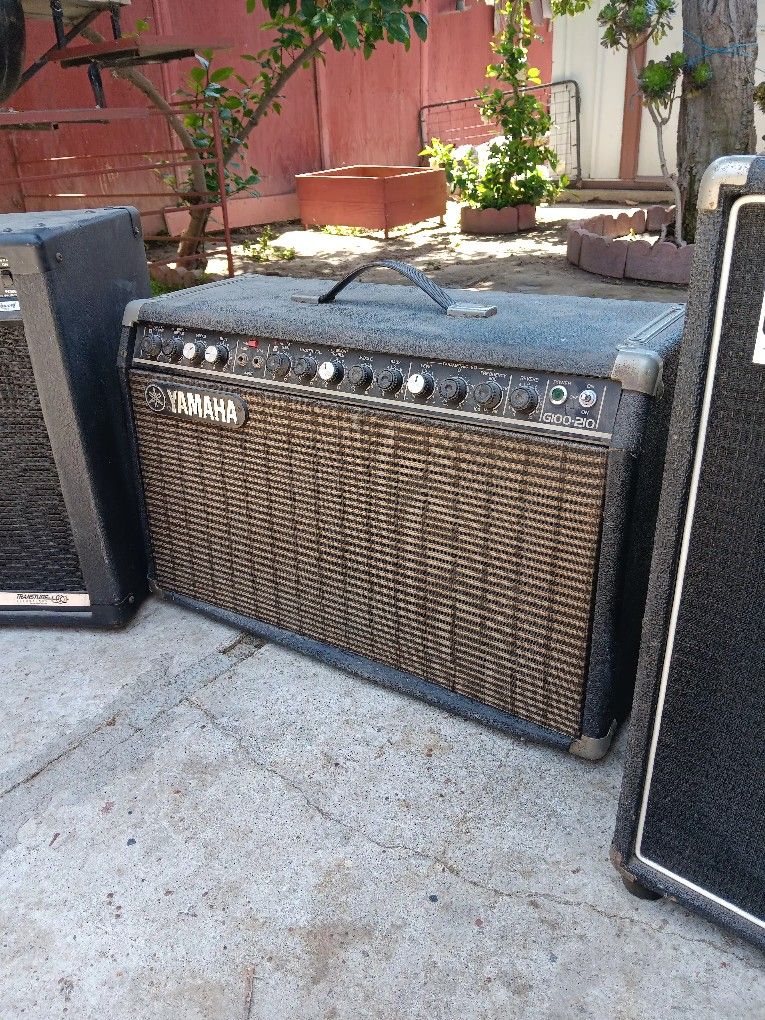 2 Guitar Amps 1 Bass Amp