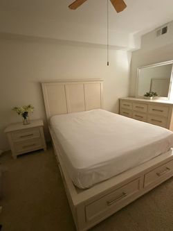 Queen sized bed (BED ONLY) cream finish with 6 drawers and modern with study material