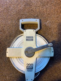 200 foot measuring tape with hand crank