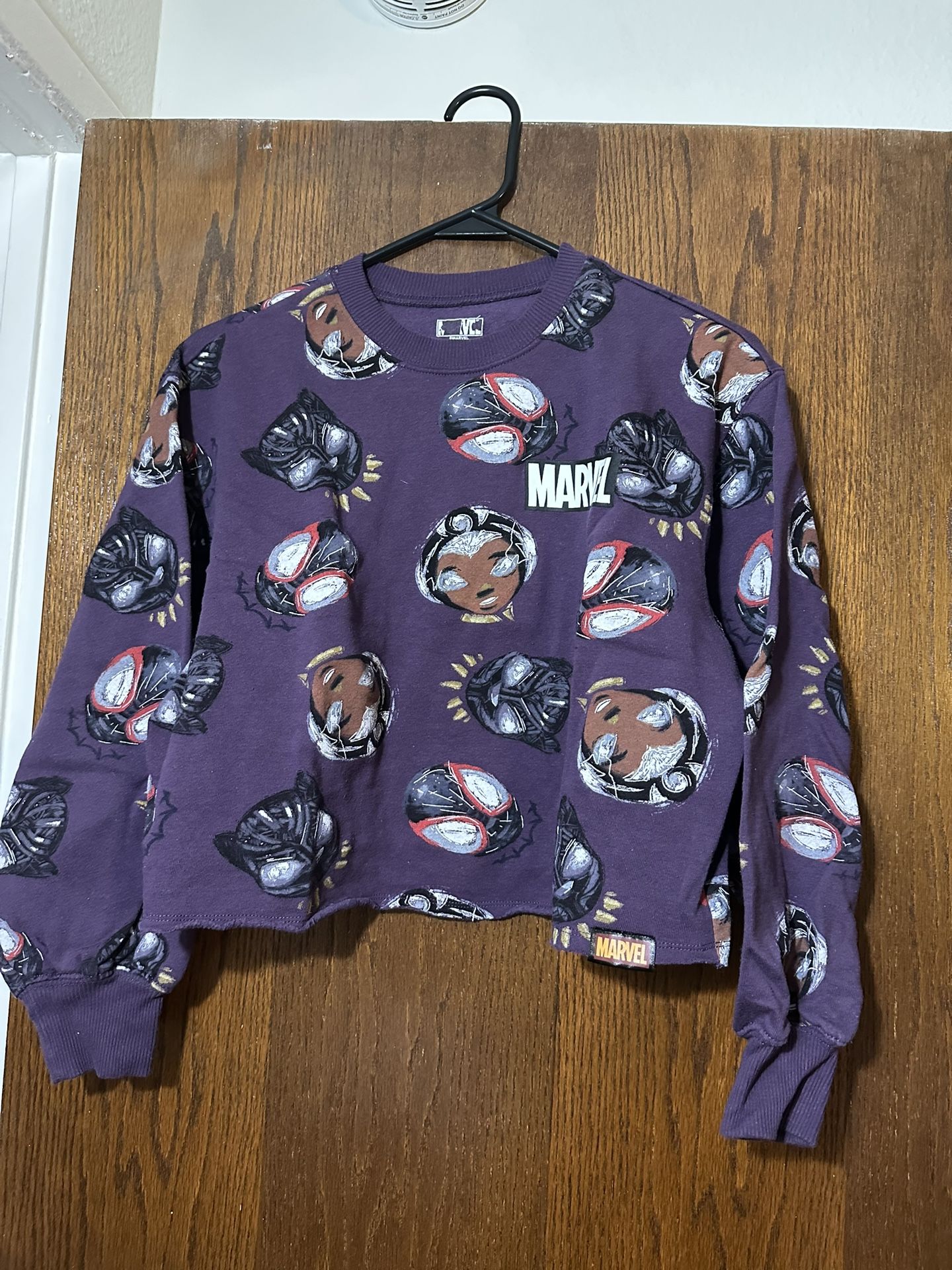 Disney Marvel Cropped Sweatshirt Size Small