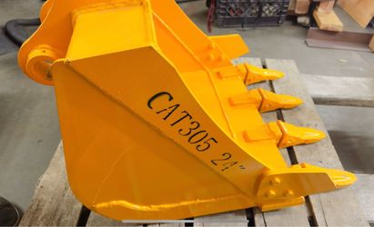 New cat 305 24” bucket