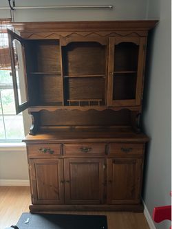 Pantry/cabinet
