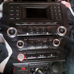 Ford Mustang Radio