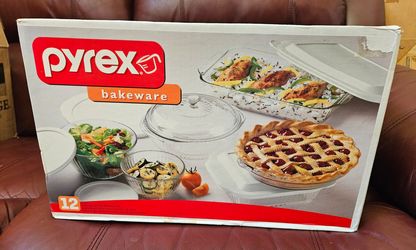 12 piece Pyrex Bakeware set