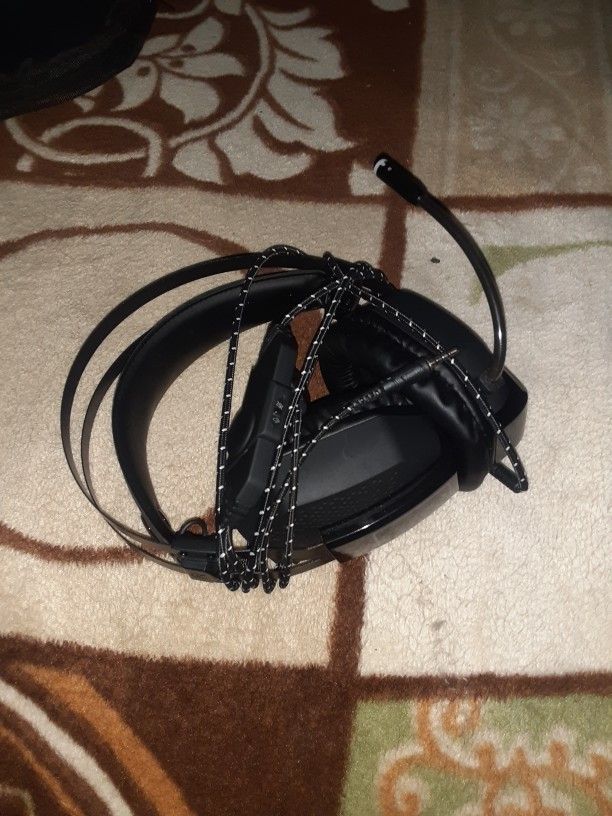 Selling My Xbox One/ps4 3.5mm Usb Led headset